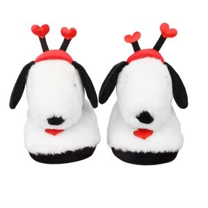 Ground Up Women's Snoopy 3D Heart Slippers Size 7/8 New With Tags.
